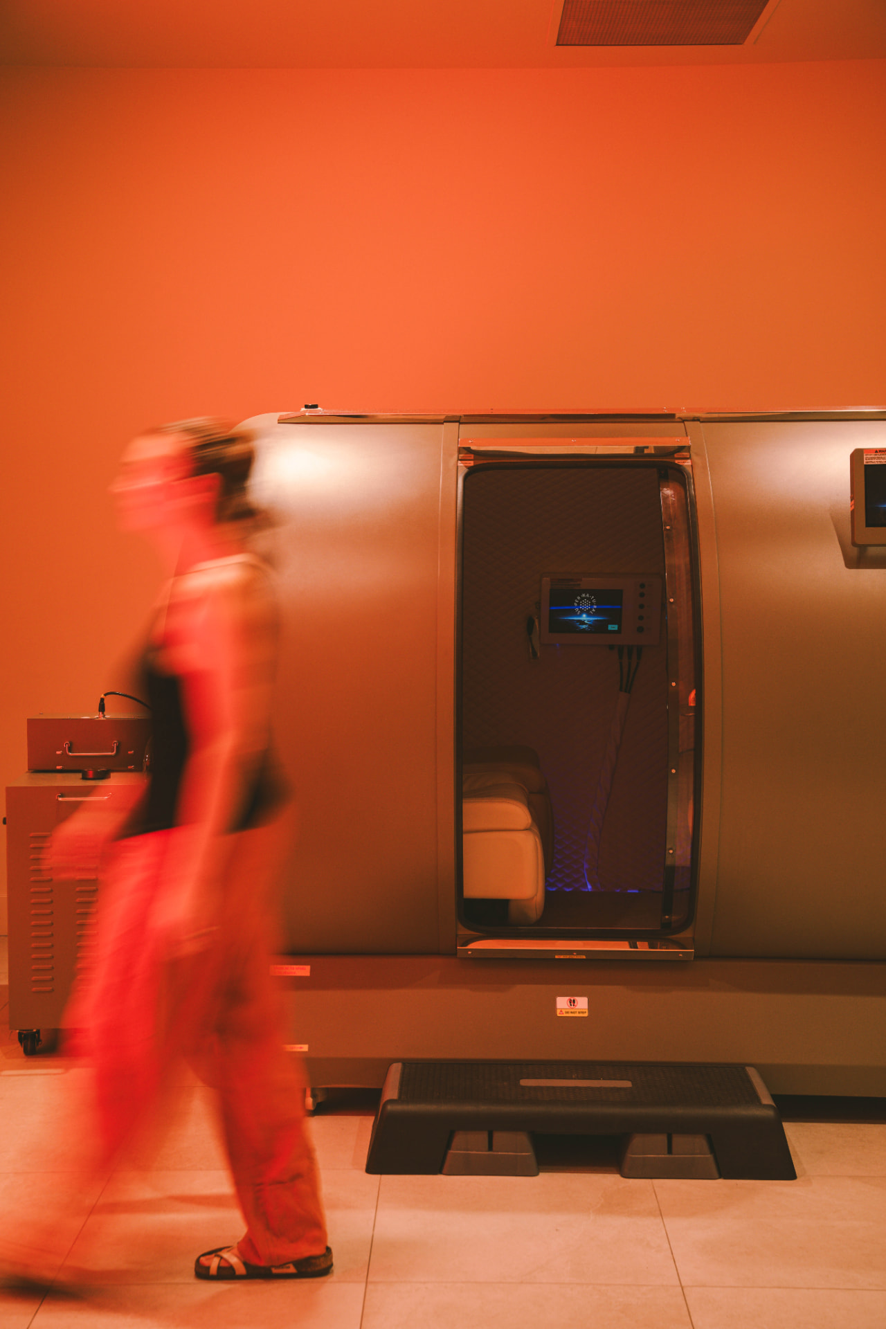 Hyperbaric oxygen chamber