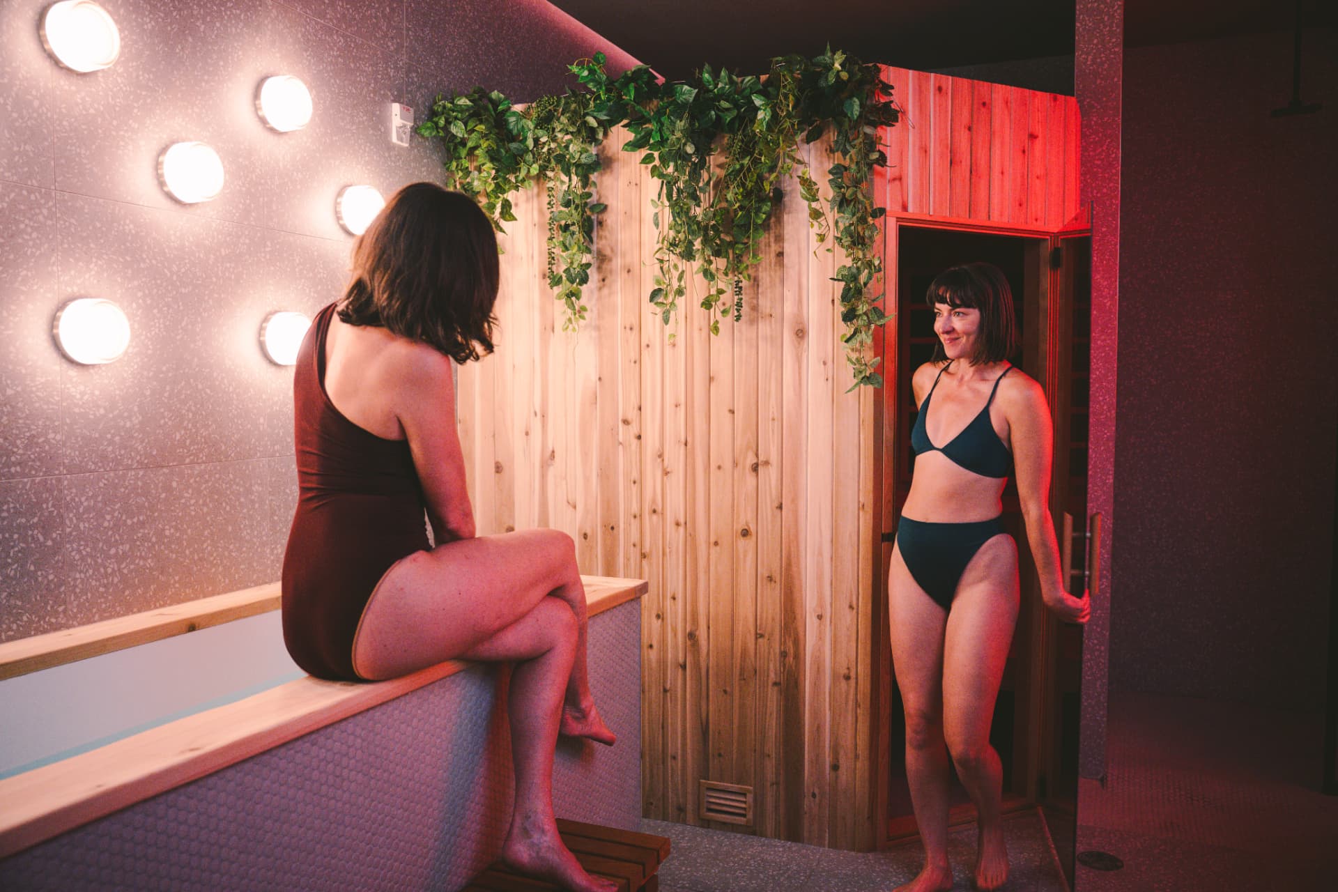 Infrared sauna and cold plunge suite
